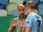 Pep-Guardiola-Man-City-Kevin-de-Bruyne-15-Februari-2022.jpg