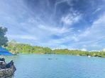 Pesona-Danau-Napabale-di-Muna-Sulawesi-Tenggara-Jadi-Pilihan-Wisatawan-Isi-Waktu-Libur-Lebaran-2024.jpg