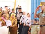 Program-Penggaris-ASR-Mulai-Jalan-Target-Distribusi-Seragam-Sekolah-Gratis-Selesai-Akhir-September.jpg