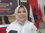 Putri-Bupati-Konawe-Selatan-Serahkan-Berkas-Bakal-Calon-Anggota-DPD-RI-ke-KPU-Sulawesi-Tenggara.jpg