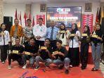 Rektor-Unsultra-Apresiasi-10-Mahasiswa-Dapat-Golden-Ticket-saat-Audisi-Bintang-Radio.jpg