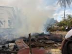 Satu-Rumah-Panggung-di-Lembah-Subur-Kolaka-Timur-Sulawesi-Tenggara-hangus-terbakar.jpg