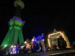 Suasana-malam-hari-di-kawasan-Tugu-Religi-eks-MTQ-Kendari-Sulawesi-Tenggara-saat-STQH-Nasional.jpg