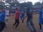 Video-Viral-Pemain-Sepak-Bola-Tarkam-Adu-Jotos-di-Lapangan-Wakuru-Tongkuno-Muna-Sulawesi-Tenggara.jpg