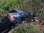 Viral-Video-Mobil-Toyota-Hilux-Terjun-ke-Jurang-di-Awila-Puncak-Konawe-Utara-Sopir-Dilarikan-ke-RS.jpg