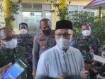 Wali-Kota-Kendari-Sulkarnain-Kadir-dan-Forkominda-menyampaikan-hasil-rapat-bentrok-di-Kota-Kendari.jpg