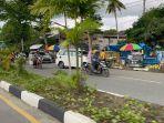 Warga-Padati-Jalanan-di-Lapangan-Konggoasa-Kolaka-Sulawesi-Tenggara-Berburu-Takjil-Ramadan-2024.jpg