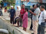 Warga-di-Lorong-Bambu-Kambu-Kendari-Sulawesi-Tenggara-Keluhkan-Banjir-saat-Kampanye-Giona-Nur-Alam.jpg