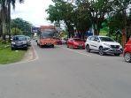 arus-lalu-lintas-di-Depan-TK-Kuncup-Pesantren-Ummusabri-Kendari.jpg