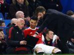 cristiano-ronaldo-berada-di-bangku-cadangan-saat-laga-chelsea-vs-manchester-united.jpg