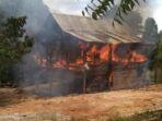 kebakaran-rumah-warga-di-Desa-Sani-sani-Samaturu-Kabupaten-Kolaka.jpg