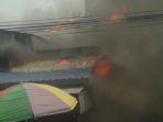 kebakaran-warung-di-pasar-anduonohu-kendari.jpg