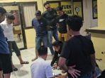 kronologi-pencurian-gelang-dan-tiga-cincin-emas-seberat-15-gram-di-Kolaka-Sulawesi-Tenggara.jpg