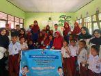 mahasiswi-apoteker-ajar-pengenallan-obat-ke-murid-sd.jpg