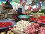 pedagang-Pasar-Korem-Kota-Kendari-Sulawesi-Tenggara-harga-cabai-rawit-kembali-normal.jpg