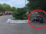 pembalap-road-race-jatuh-di-Sirkuit-Tugu-Jati-Raha-Kabupaten-Muna-Sulawesi-Tenggara.jpg