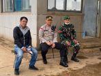 polisi-dan-tni-pamer-kemesraan-dalam-mengamankan-peringatan-Hari-Buruh.jpg