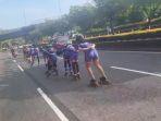 viral-pesepatu-roda-di-tengah-jalan-rayapng.jpg