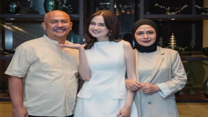 AYAH SAMBUNG- Andre Ariyantho, ayah sambung artis Syifa Hadju yang turut disorot jelang pernikahan putrinya dengan El Rumi.
