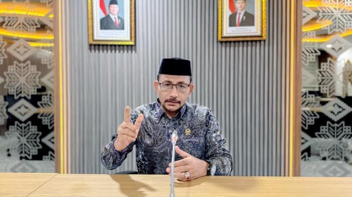 DESAKAN PEMECATAN Anggota Komite I DPD RI asal Aceh, H. Sudirman Haji Uma turun tangan langsung melakukan koordinasi dengan Bupati Aceh Singkil, Safriadi Manik menyangkut Satpol PP yang ceraikan istrinya jelang dilantik pppk