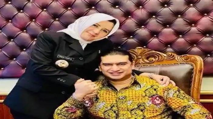 SUAMI BUPATI PEKALONGAN - Ashraff Abu, suami Bupati Pekalongan, Fadia Arafiq yang turut disorot di tengah penangkapan istrinya dalam Operasi Tangkap Tangan (OTT) yang digelar Komisi Pemberantasan Korupsi (KPK) pada Selasa (3/3/2026).