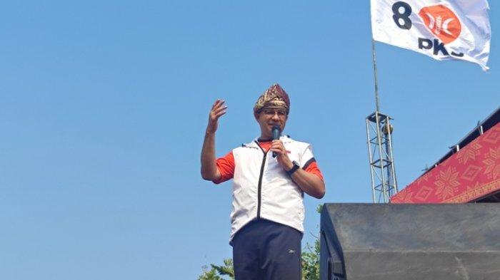 Anies Baswedan Diteriaki Presiden Oleh Warga Palembang Saat Hadir di Senam Sehat Bareng PKS