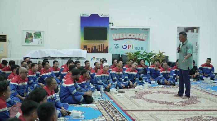 Bangkitkan Motivasi Pekerja Garda Terdepan Kilang Pertamina Plaju Demi Keandalan Operasi
