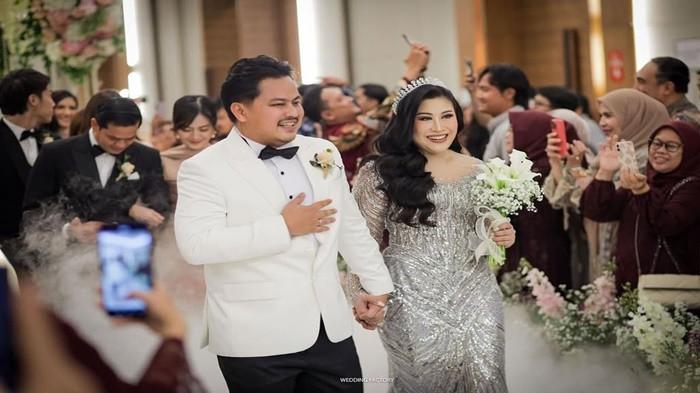 BOIYEN GUGAT CERAI - Boiyen tampil menawan di momen akad dan resepsi. Kini Boiyen menggugat cerai sang suami, Rully Anggi Akbar di Pengadilan Agama (PA) Tigaraksa, Tangerang.