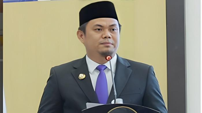 DITANGKAP OTT- Bupati Kolaka Timur, Abdul Azis disorot setelah dikabarkan ditangkap petugas Komisi Pemberantasan Korupsi (KPK) atau terjaring OTT (Operasi Tangkap Tangan).