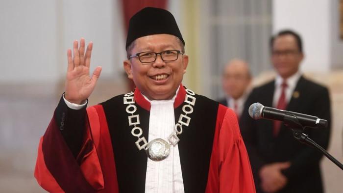 SAAT DILANTIK : Calon Hakim Konstitusi Arsul Sani bersiap sebelum mengucapkan sumpah Hakim Mahkamah Konstitusi (MK) dihadapan Presiden Joko Widodo di Istana Negara, Jakarta, Kamis (18/1/2024). Arsul terpilih sebagai hakim konstitusi usulan DPR untuk menggantikan Wahiduddin Adams yang berakhir pada 17 Januari 2024.