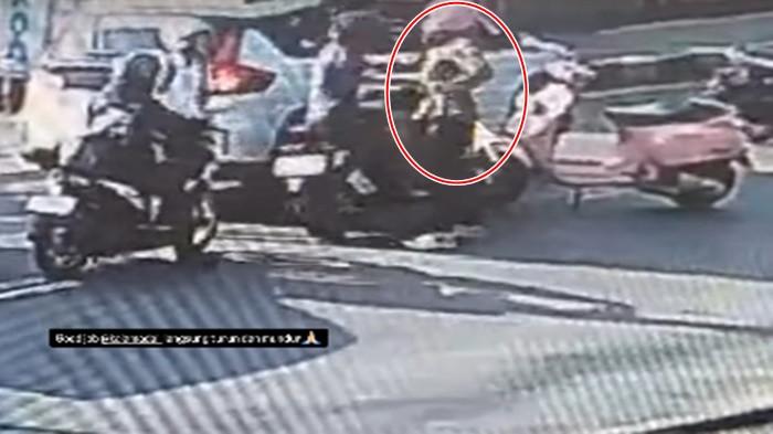 ART ZASKIA DIANIAYA - Detik-detik asisten rumah tangga (ART) dianiaya pria yang mengaku anggota saat mengantar putri sang artis, Kala Madali Bramantyo berangkat ke sekolah