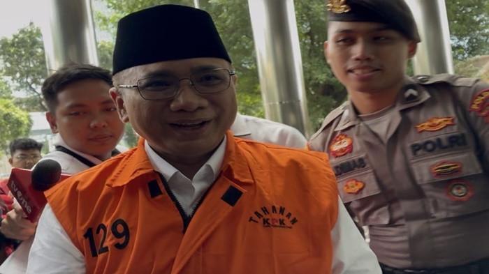 GUS YAQUT DIPERIKSA KPK - Eks Menteri Agama Yaqut Cholil Qoumas diperiksa sebagai tersangka terkait kasus dugaan korupsi kuota haji 2023-2024 di Gedung Merah Putih KPK, Jakarta, Rabu (25/3/2026). Ia mengucapkan permintaan maaf yang biasa disampaikan saat Hari Raya Idulfitri.