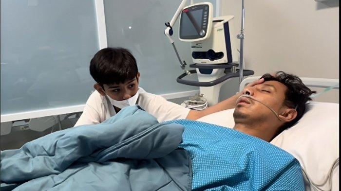 Momen Pilu King Faaz Sholawat di Samping Sonny Septian, Terbaring Alami Penyumbatan Pembuluh Darah