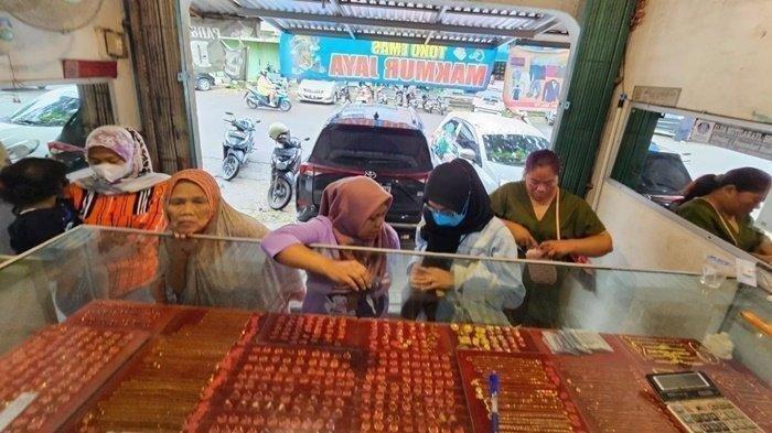 Harga Emas Perhiasan Hari ini di Palembang Anjlok Selasa 28 Oktober 2025, Antam Juga Merosot Tajam