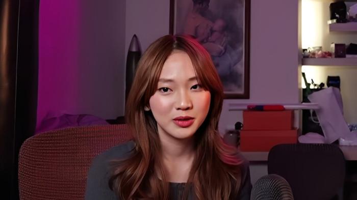 MUNCUL DI PODCAST : Jule alias Julie Prastini akhirnya muncul setelah 6 bulan vakum usai kasus perceraian dan  perselingkuhannya viral. Jule diundang ke podcast Bigmo tayang, Senin (27/1/2026).