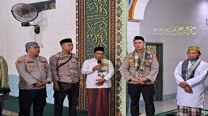 Kapolres OI Dengarkan Aspirasi Jamaah, Program Jumat Curhat di Pemulutan Ilir