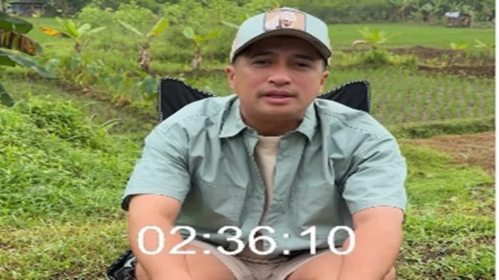 KLARIFIKASI - Presenter Irfan Hakim angkat bicara usai ramai kecaman terkait diduga membela penyanyi Denada dalam kasus dugaan menelantarkan anak, ngaku salah paham