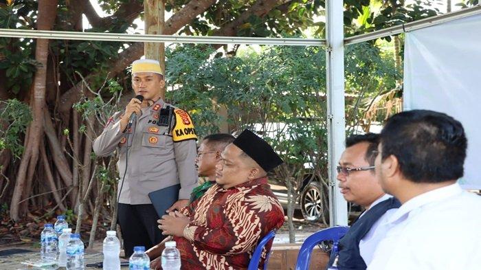 Gelar Jumat Curhat, Kapolres OI Ajak Pengurus Ponpes At Tauhid Jaga Kondusivitas Jelang Pemilu 2024