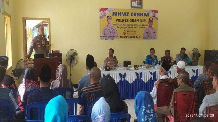 Gelar Jumat Curhat di Tanjung Raja, Kapolres Ogan Ilir Bahas Kondusivitas Jelang Pemilu 2024