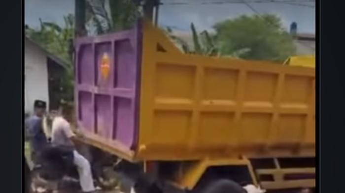 KECELAKAAN MAUT - Kecelakaan di Jalan Padat Karya, Talang Jambe, Kecamatan Sukarami, Kota Palembang, Sumatra Selatan, pada Jumat (17/4/2026).