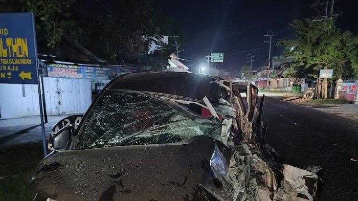 Kecelakaan di OKU, Avanza Tabrak Belakang Truk, Mobil Ringsek Parah, Sopir Tak Miliki SIM