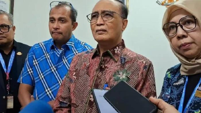 KASUS GURU LUTRA- Ketua Mahkamah Agung (MA) Sunarto usai menghadiri acara Konferensi Asosiasi Dosen Hukum Acara Perdata (ADHAPER) 2025 & Upgrading Hukum Acara Perdata Tahun 2025 di Aula Gedung GRHA William Soeryadjaya Universitas Kristen Indonesia (UKI) Jakarta pada Rabu (19/11/2025).