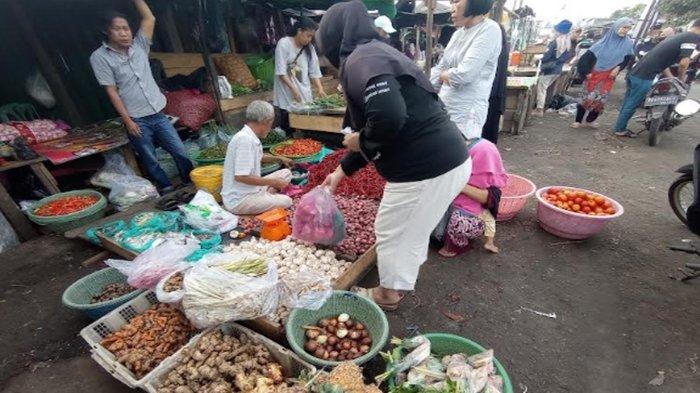 Kondisi Pasar Klinik 7 Ulu dan 10 Ulu Palembang Sepi Pasca Lebaran, Pedagang Bumbu yang Panen Rejeki