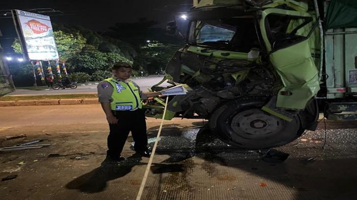 Kronologi Kecelakaan Beruntun Maut di Alang-alang Lebar Palembang, Pemotor Tewas Terjepit Truk