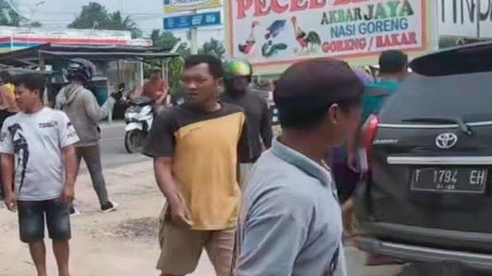 Kronologi Pasutri Ditabrak Mobil di Jalintim OKI, Mobil Berhenti Setelah Tabrak Warung HIngga Jebol