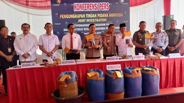 Kronologi Penangkapan WNA Asal Iran Pembawa 264 Kg Sabu Cair, Hasil Penyelidikan Sejak Tahun Lalu