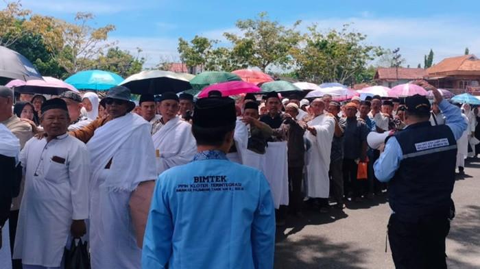 Lansia dan Anak Muda, 250 Jemaah Calon Haji Asal OKI Khusyuk Ikuti Manasik di Kayuagung
