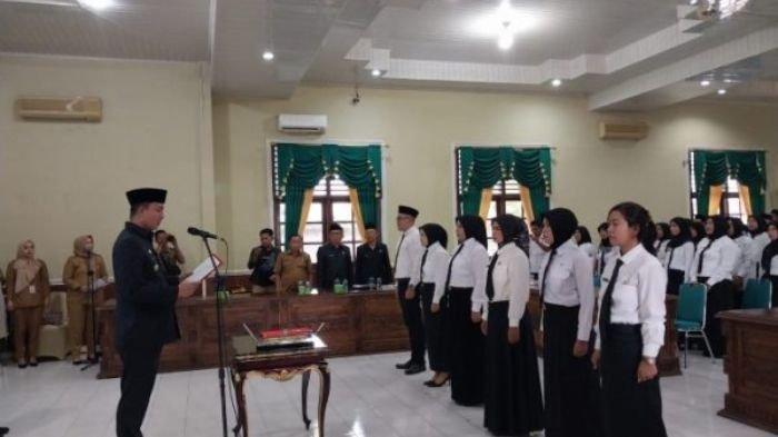 Lantik 57 Pejabat Fungsional, Setiap OPD di OKU Ditargetkan Punya 2 Inovasi Setiap Tahunnya