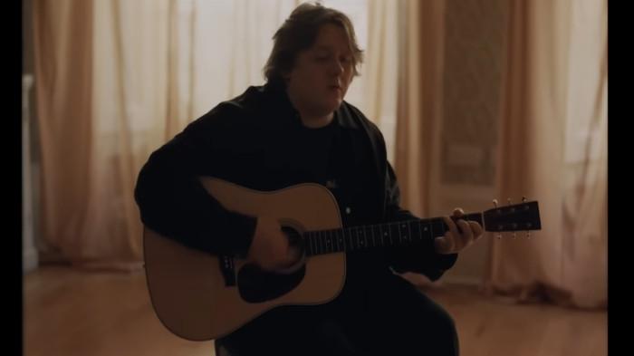 Lirik Lagu Lewis Capaldi - Survive, Lengkap dengan Terjemahan Indonesia