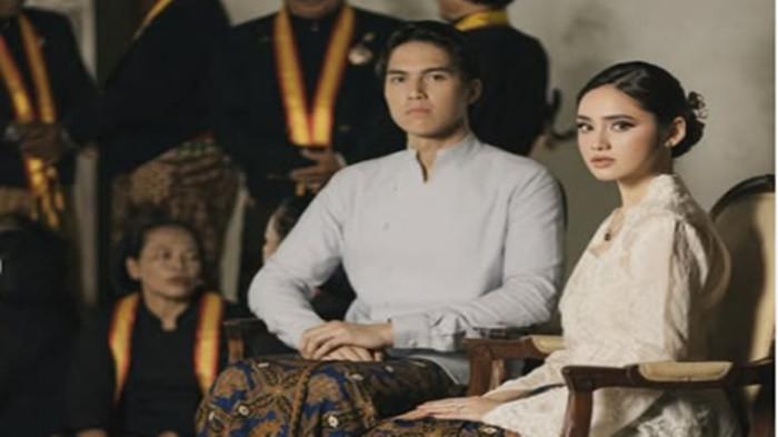 PERNIKAHAN EL-SYIFA- Potret El Rumi-Syifa Hadju prewedding di Solo. Maia Estianty ungkap El Rumi memilih untuk menanggung seluruh biaya pernikahannya sendiri untuk meminang Syifa Hadju, dan tidak ada acara ngunduh mantu